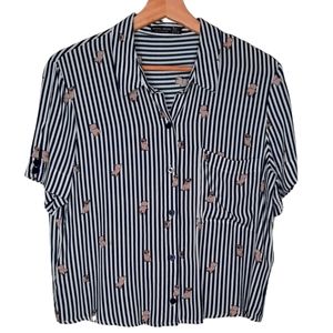 BERSHKA Pug Cropped Collard Shirt with Pocket SIZE L